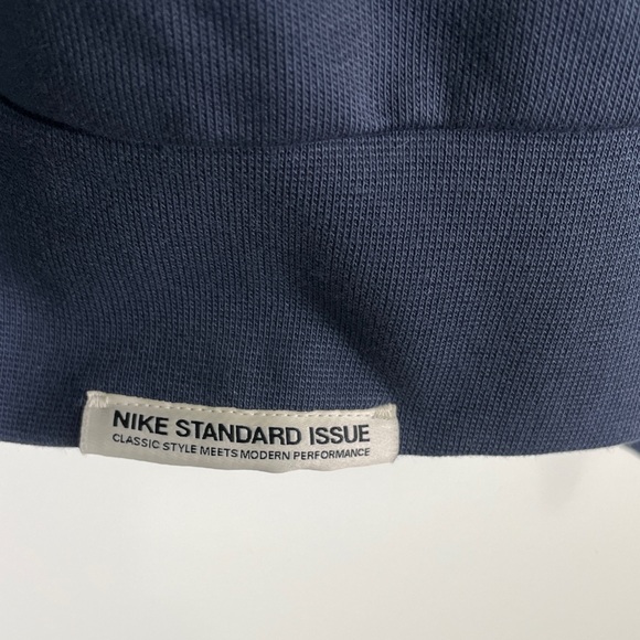 NWT Nike Men's Dri-Fit Crewneck Sweatshirt - Picture 5 of 7